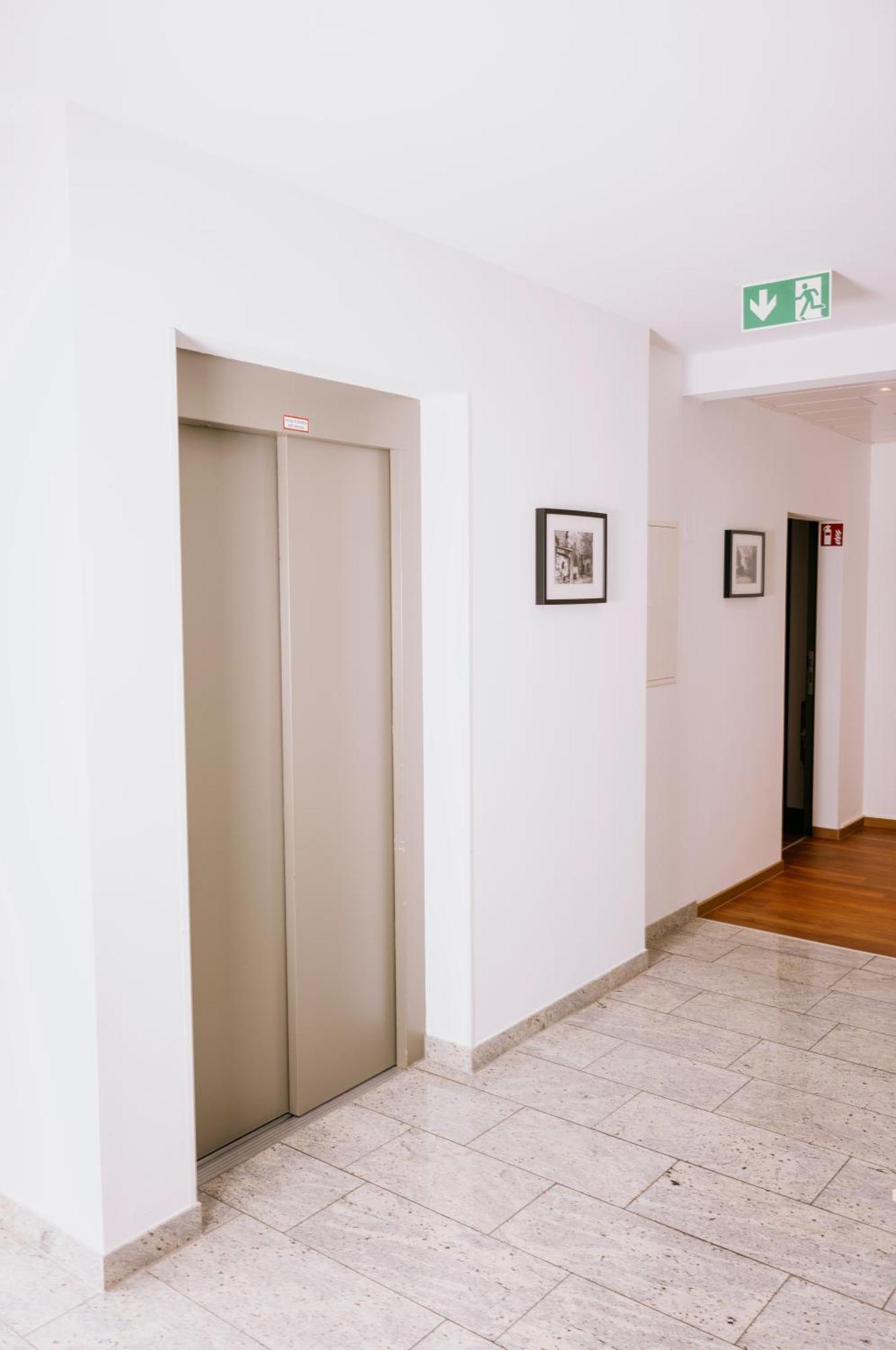 Hotel Restaurant Zehntscheune ジンスハイム エクステリア 写真